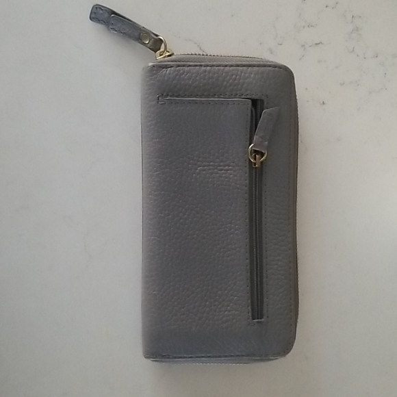 Fossil Leather Clutch Wallet - Picture 2 of 3